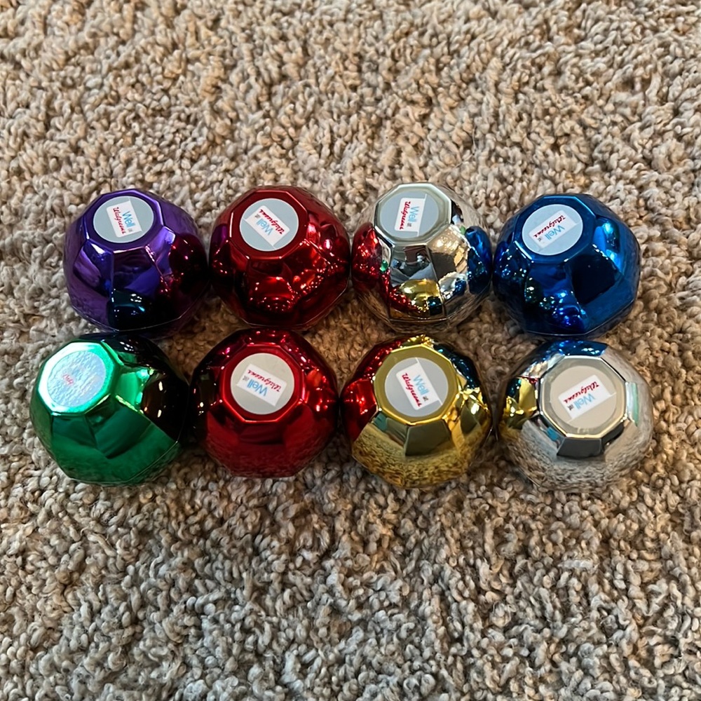 8 Winter Revo Lipbalms